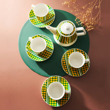 Load image into Gallery viewer, Common but Not Tea Set Of 4 - Retro
